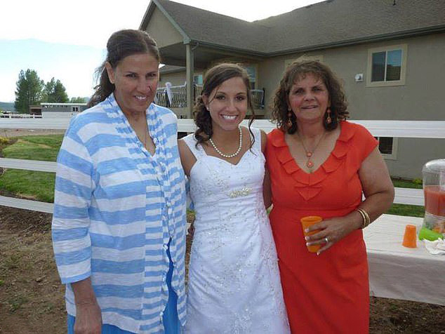  Richins with her mother Lisa Darden (right) and aunt at her wedding in 2013

