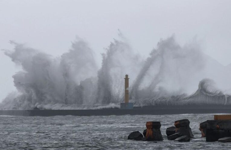 Typhoon Haikui barrels into Taiwan, thousands are evacuated