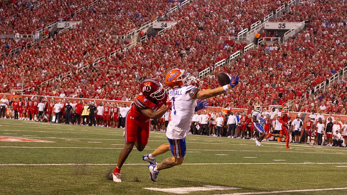 JaTravis Broughton breaks up a pass