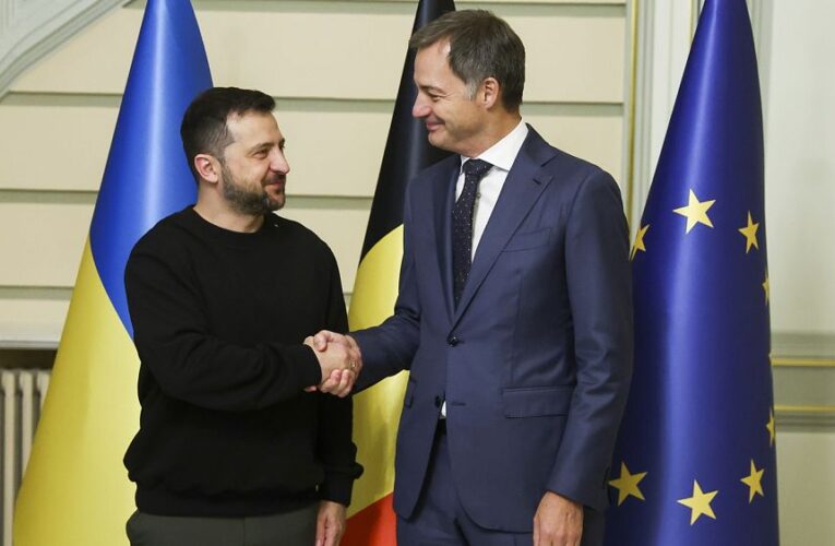 ‘We’re very close’ to sanctioning Russian diamonds, says Belgian PM during Zelenskyy surprise visit