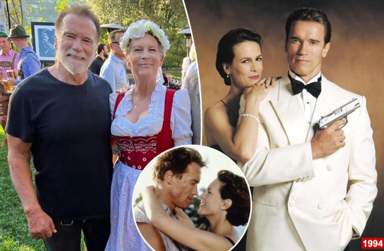 ‘True Lies’ costars Jamie Lee Curtis, Arnold Schwarzenegger reunite with selfie