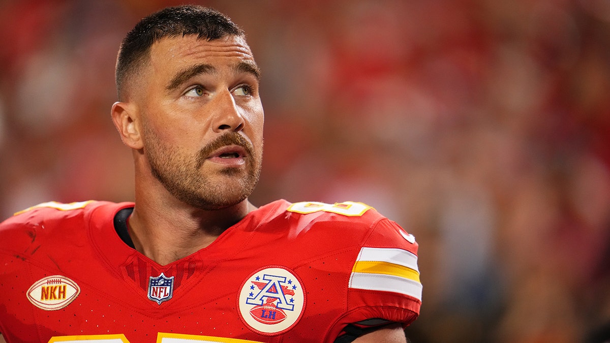 Travis Kelce looks up