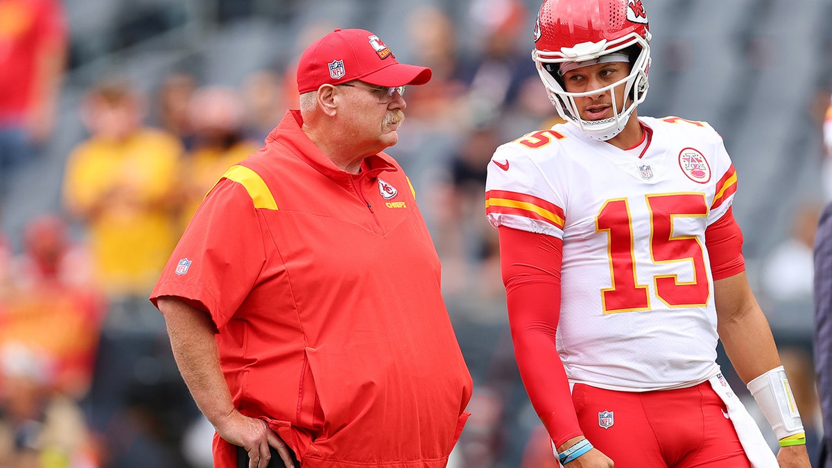 Patrick Mahomes talks to Andy Reid