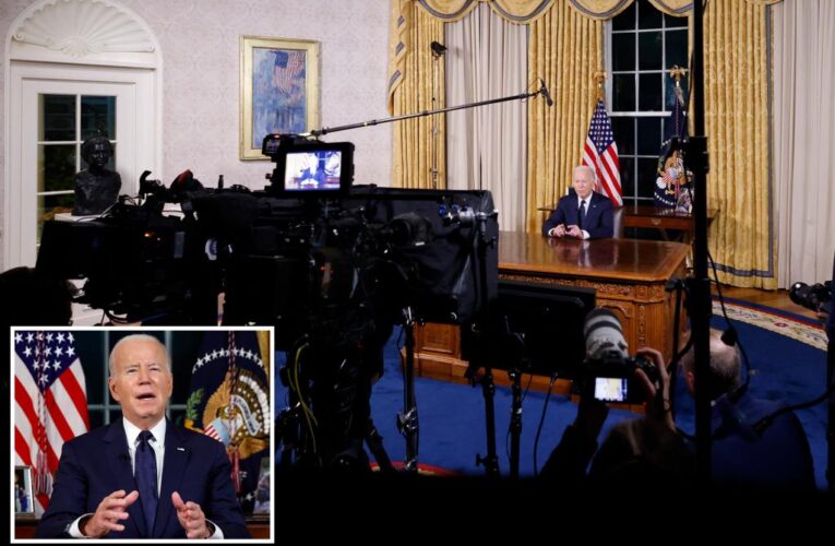 Biden appears to again read out teleprompter instruction