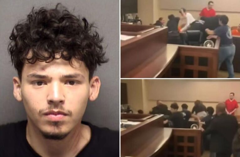 Texas murder suspect Victor Rivas attacked by victim’s family inside courtroom after gesturing to them: report