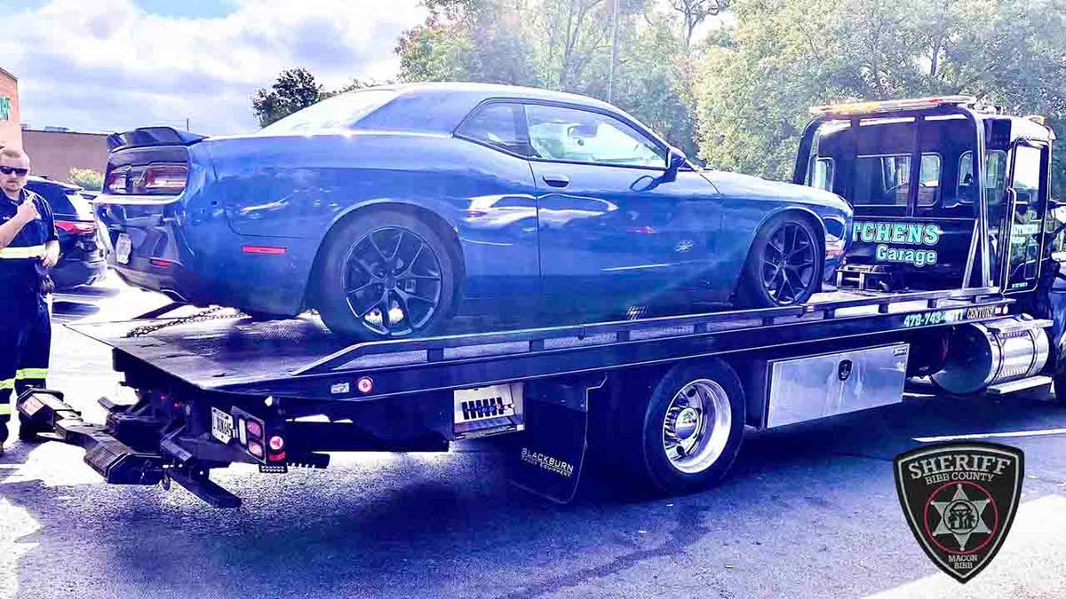 blue dodge challenger