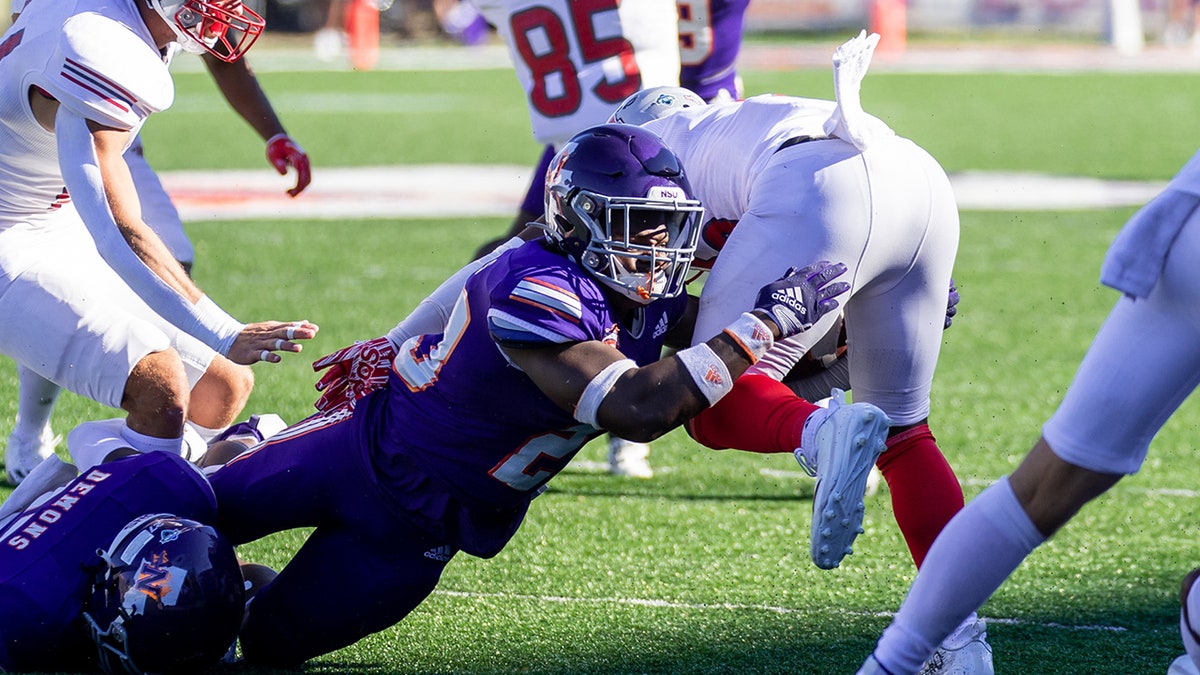 Ronnie Caldwell tackles