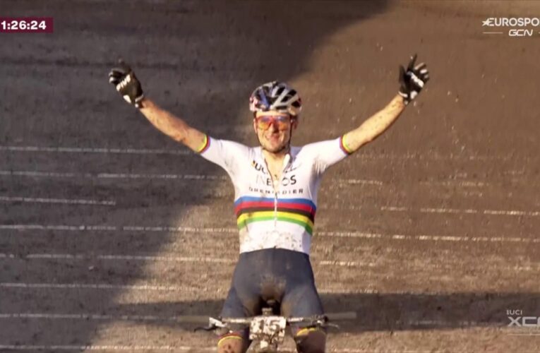 Tom Pidcock bookends UCI Mountain Bike World Series with stunning victory in Mont-Sainte-Anne