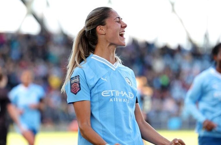 Man City crush Bristol City to go top of WSL, Man Utd held by Leicester