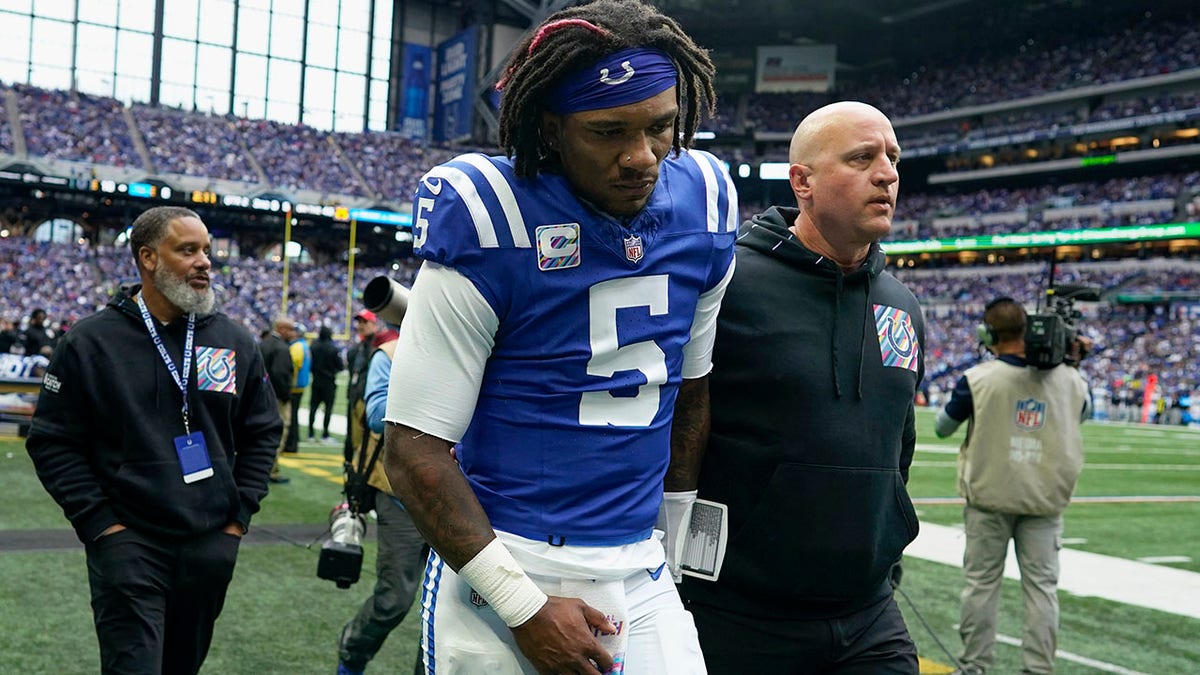 Anthony Richardson on the sideline