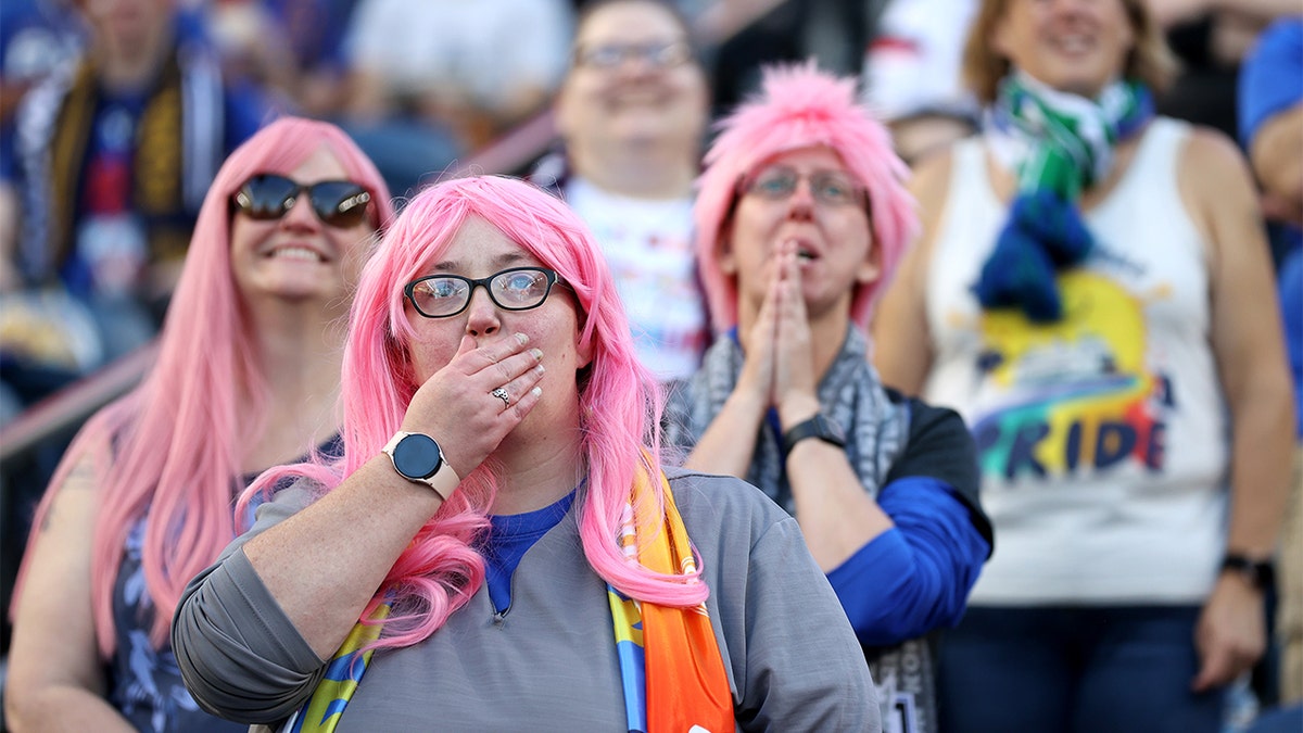 Fans honor Megan Rapinoe during her last home game