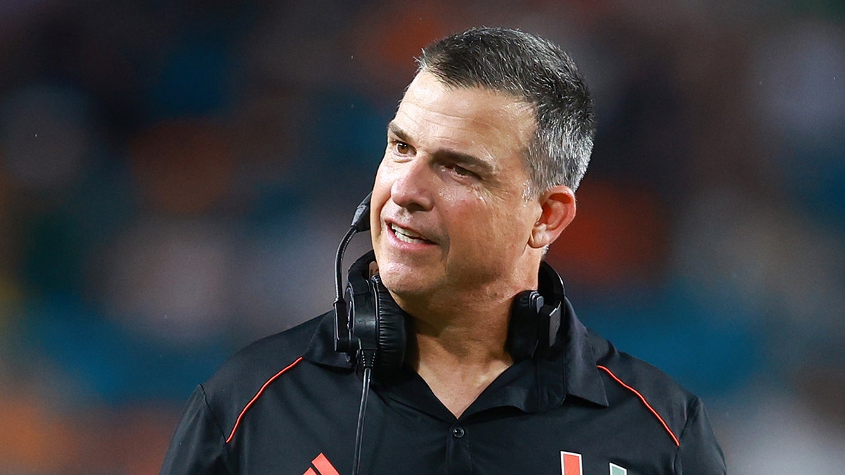 Mario Cristobal looks perplexed