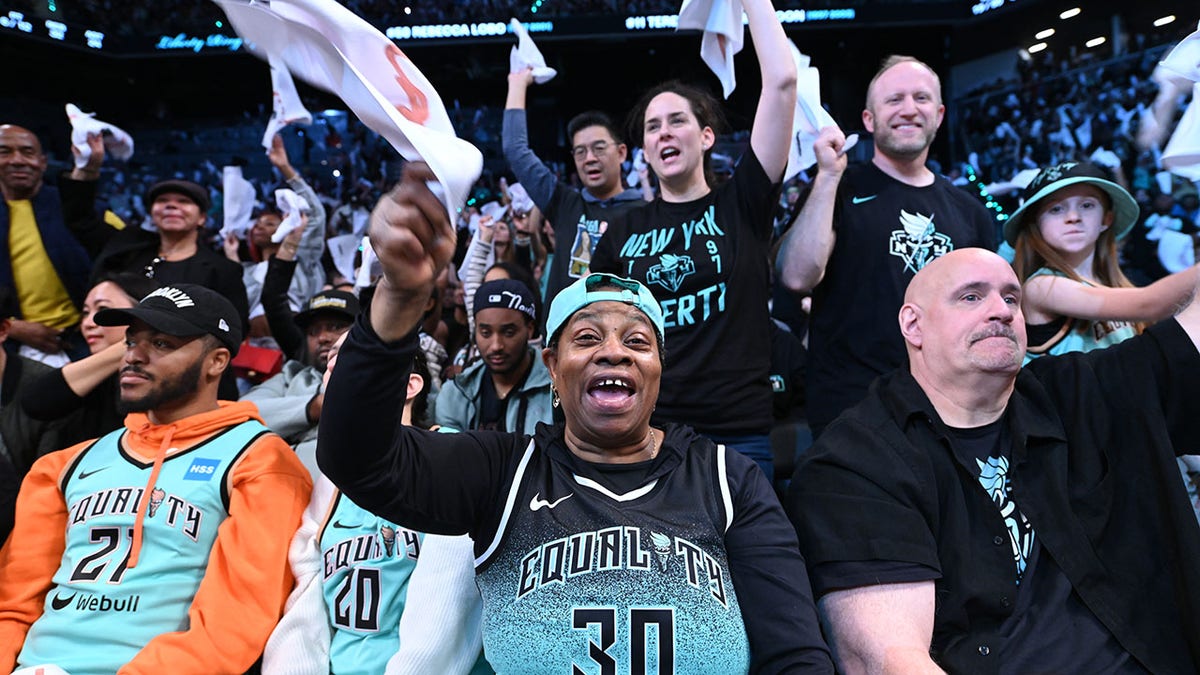 New York Liberty fans