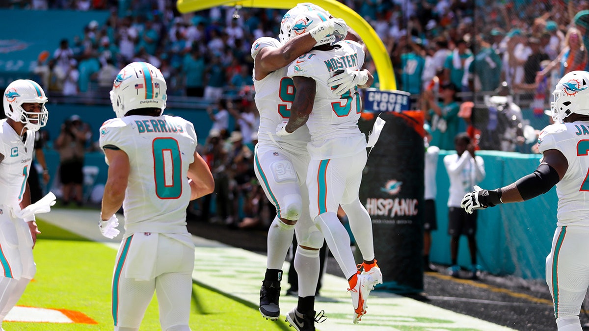 Raheem Mostert celebrates