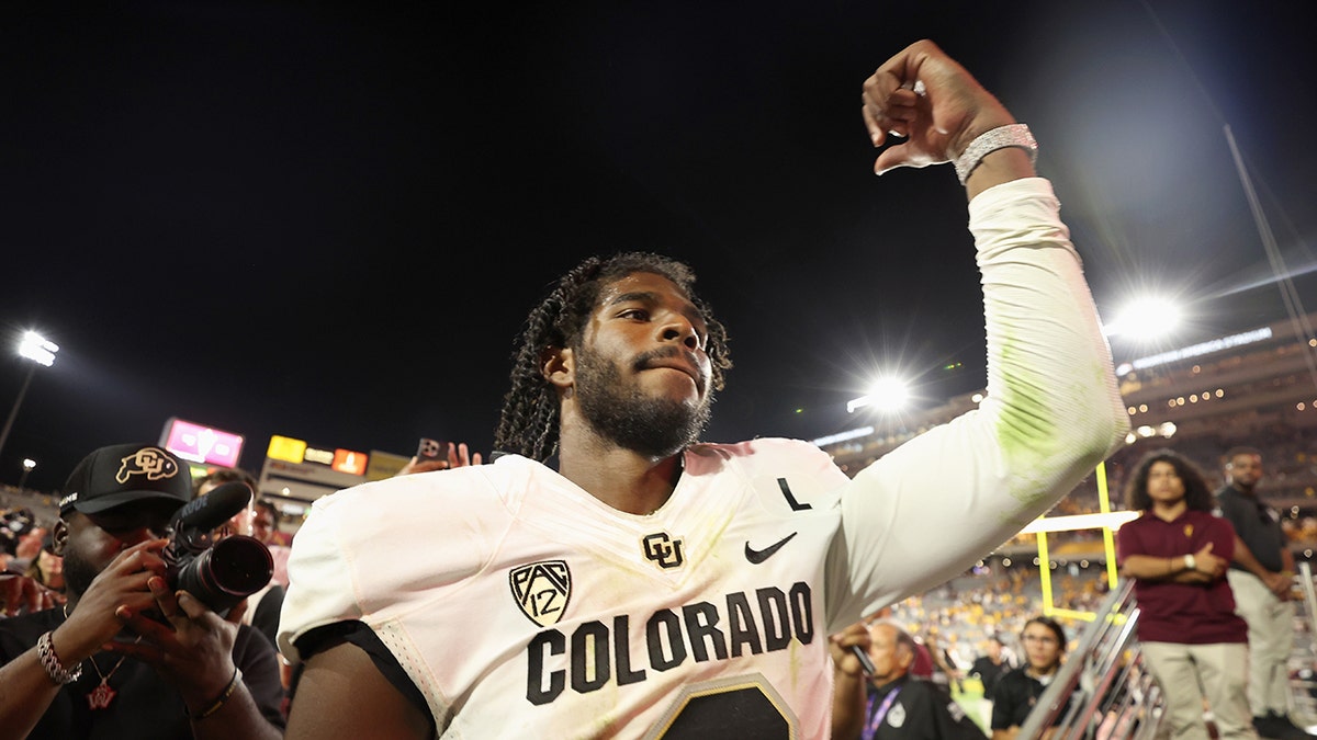 Quarterback Shedeur Sanders of the Colorado Buffaloes