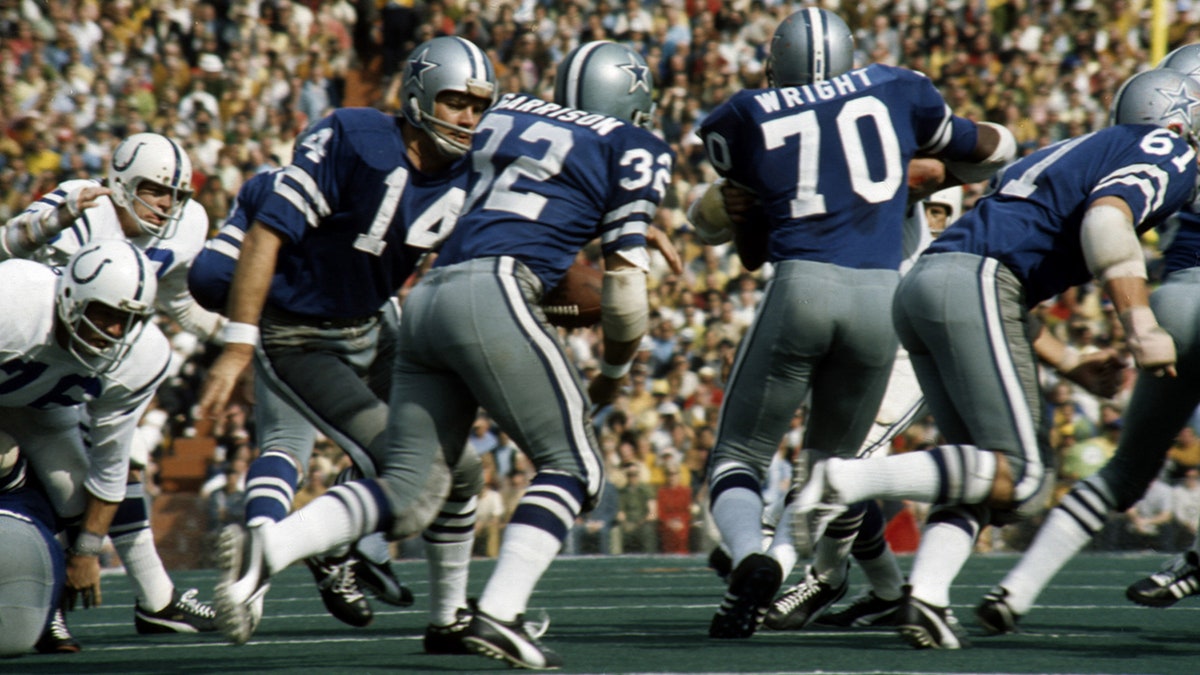 Walt Garrison vs the Colts