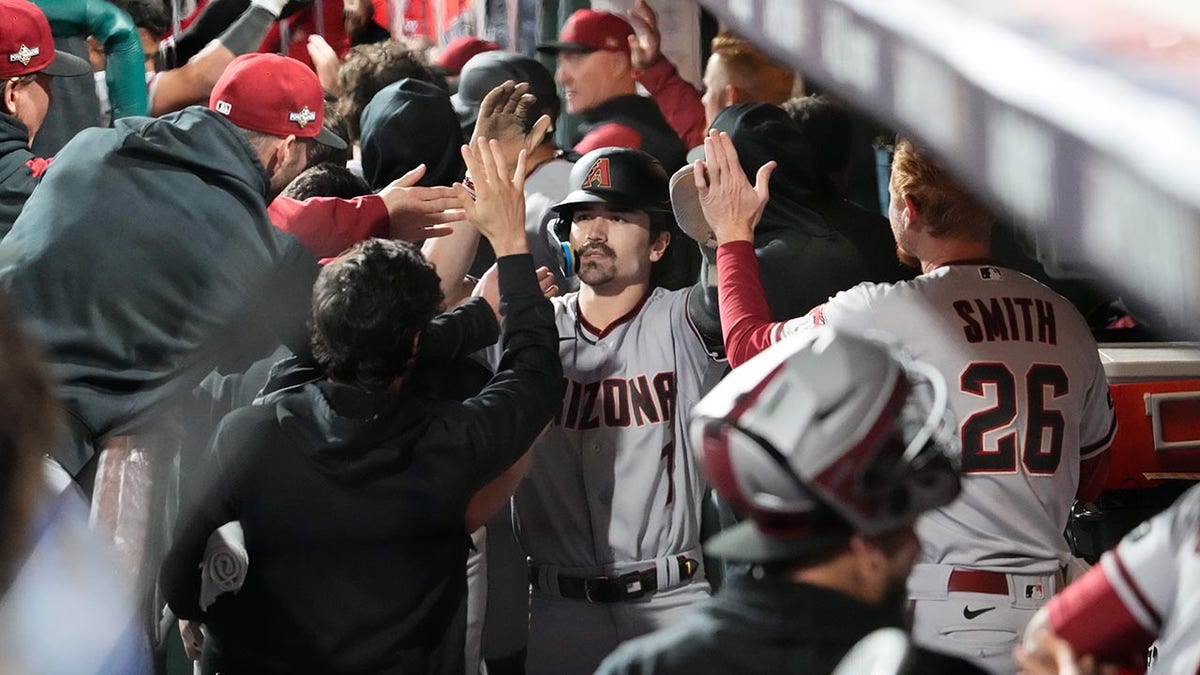 Diamondbacks in dugout