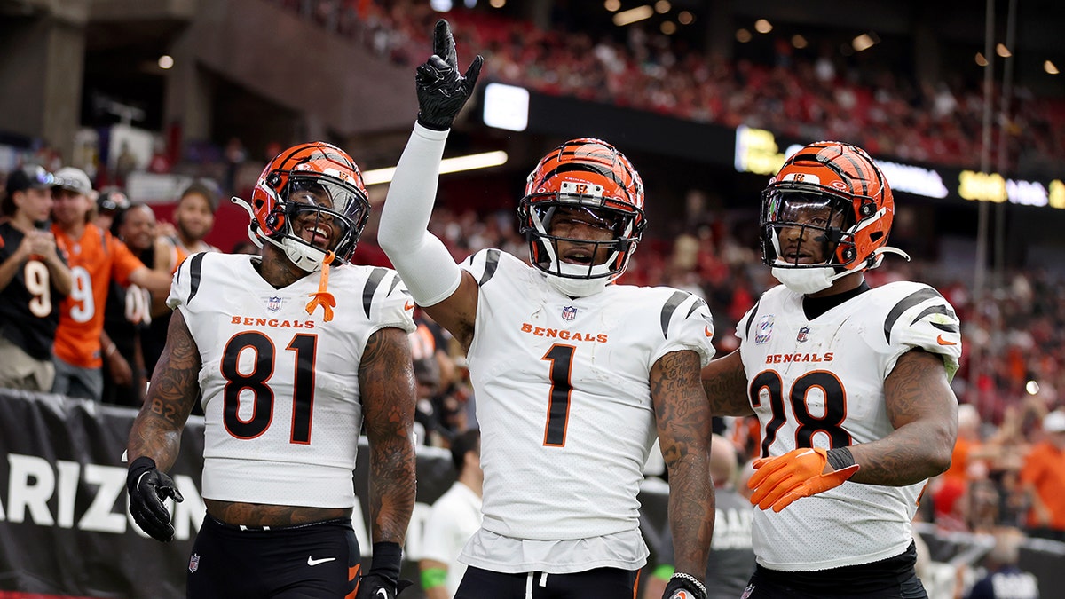 Ja'Marr Chase celebrates a touchdown