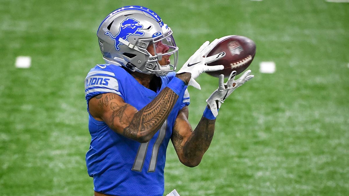 Marvin Jones making catch