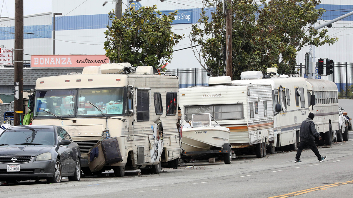 RVs in San Francisco on road