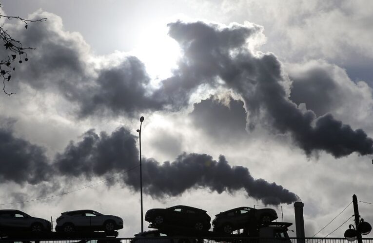 Levels of air pollution in Europe ‘still too high’, warns EU environment agency