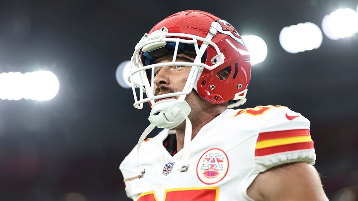 Travis Kelce looks up