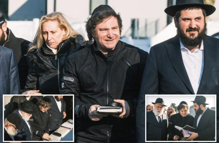 Javier Milei, Argentina’s president-elect, visits Rebbe Schneerson’s NYC grave