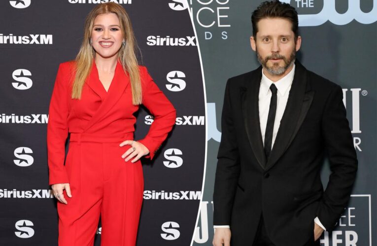 Kelly Clarkson’s ex-husband owes her more than $2.6M in overcharged commission