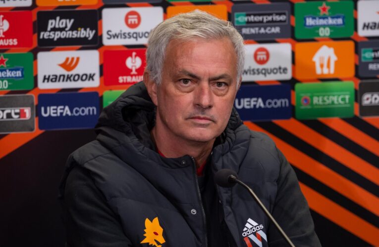 Mourinho questions Sarri’s ‘mentality’ in response to ‘friendly’ jibe ahead of Rome Derby