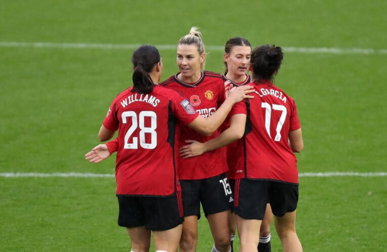 WSL round-up: Man Utd thrash West Ham, leaders Chelsea see off Everton