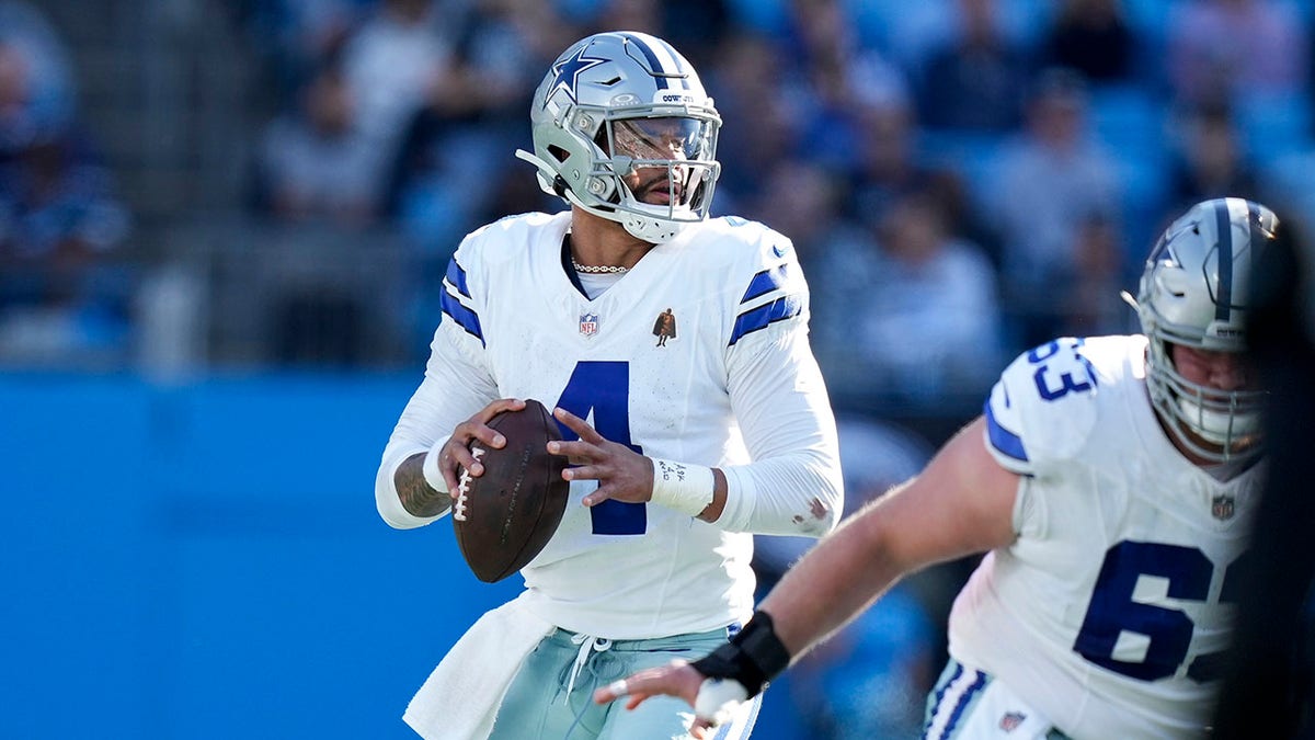 Dak Prescott drops back