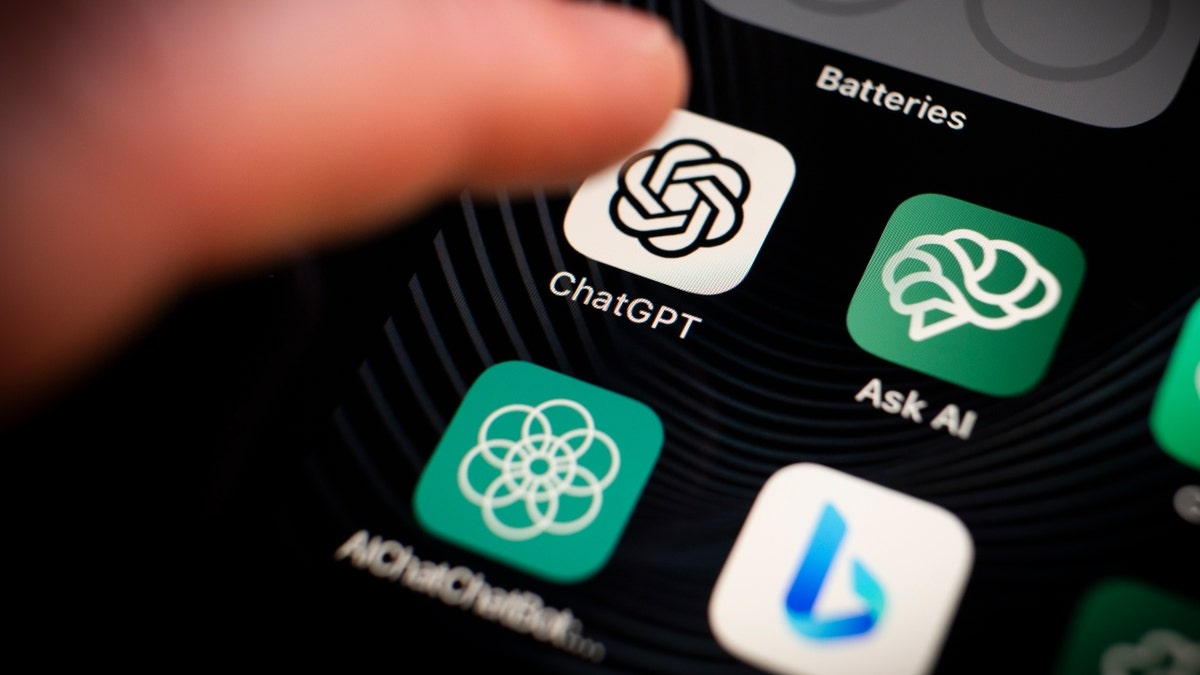 chatGTP, Ask AI icons on smartphone