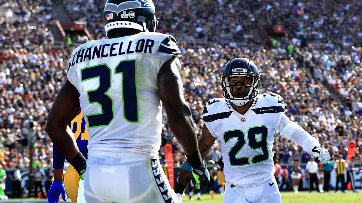 Earl Thomas celebrates