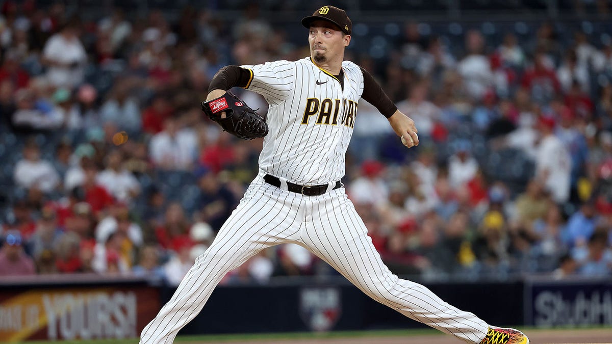 Blake Snell of the Padres pitches against the Cardinals