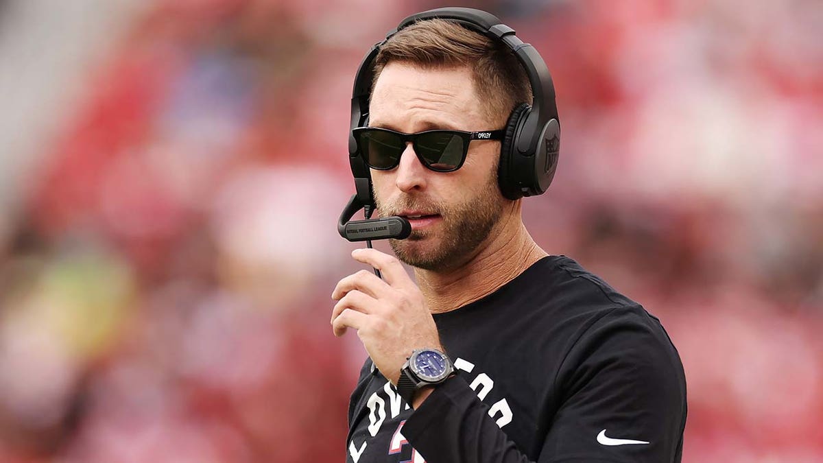 Kliff Kingsbury with Cardinals