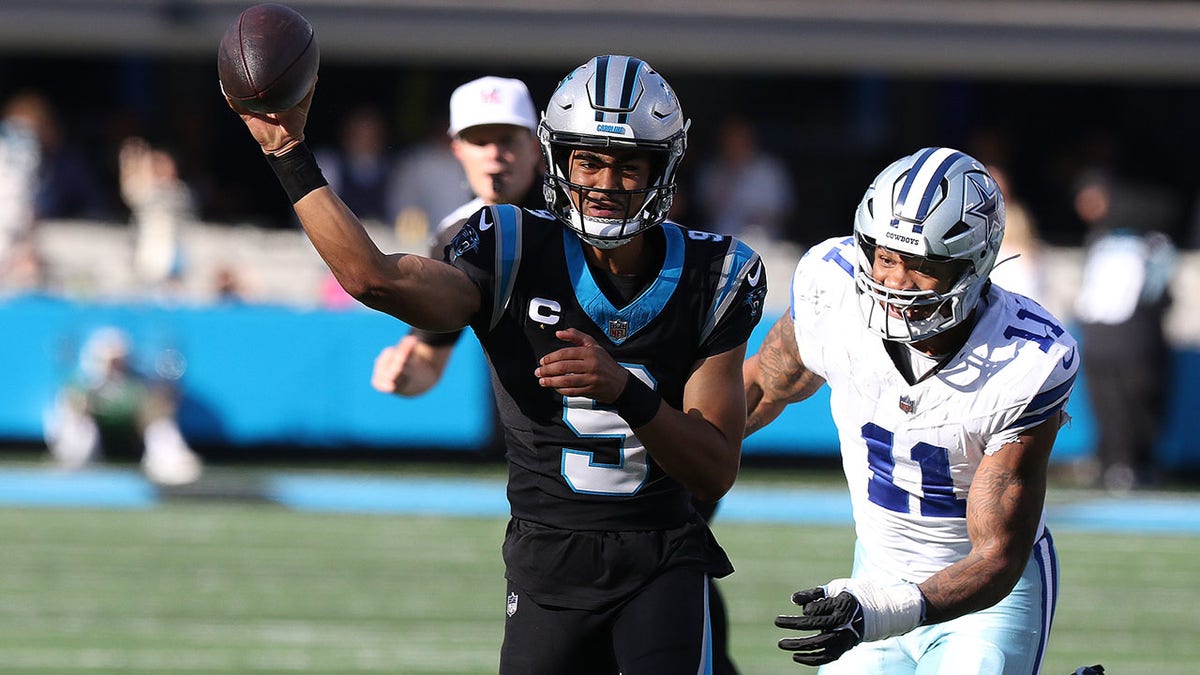 Micah Parsons chases down Bryce Young