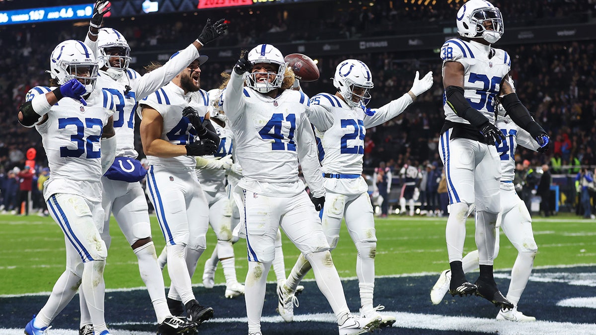 Rodney Thomas II celebrates