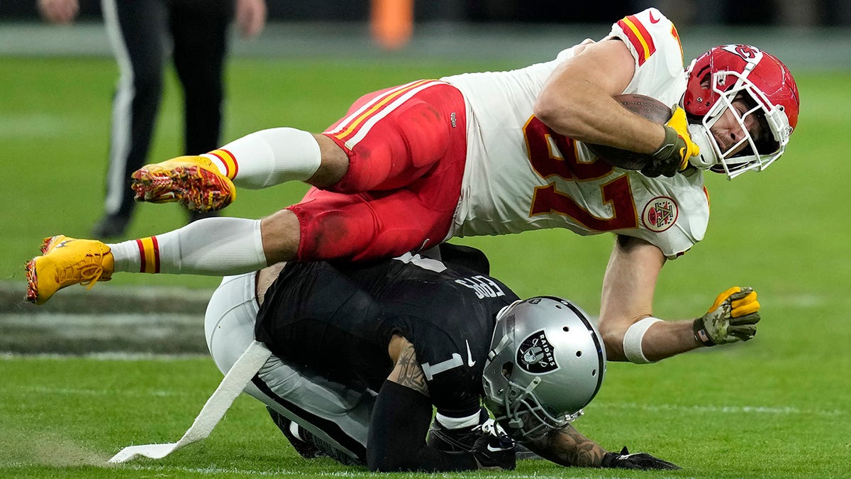 Travis Kelce tackled