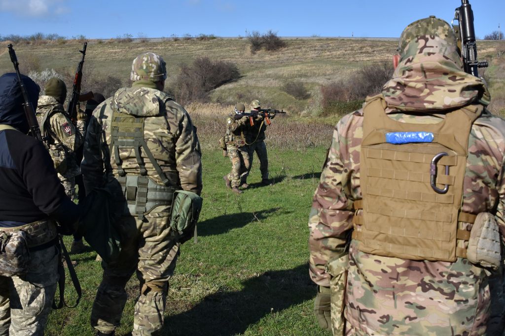 Ukrainian military instructors are seen during the master-class for Ukrainian infantrymen to upgrade their combat skills. 