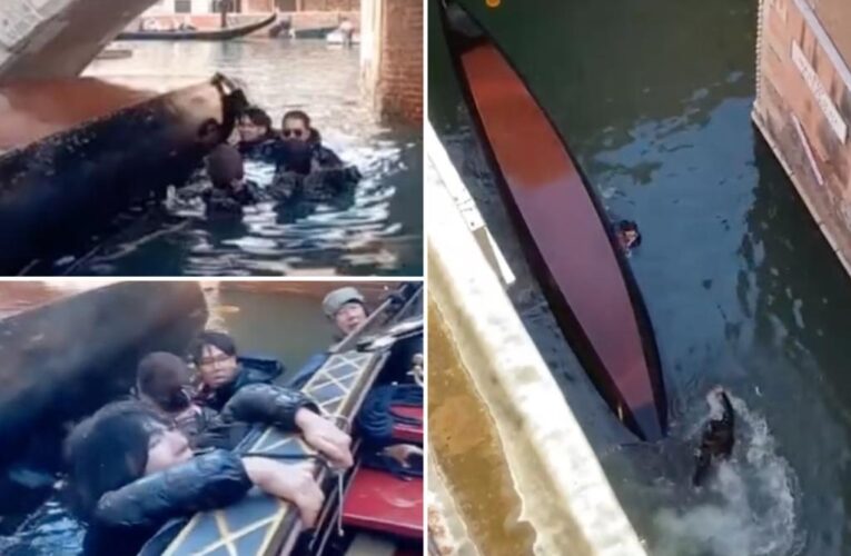 Gondola flips in Venice while tourists were trying to take selfies