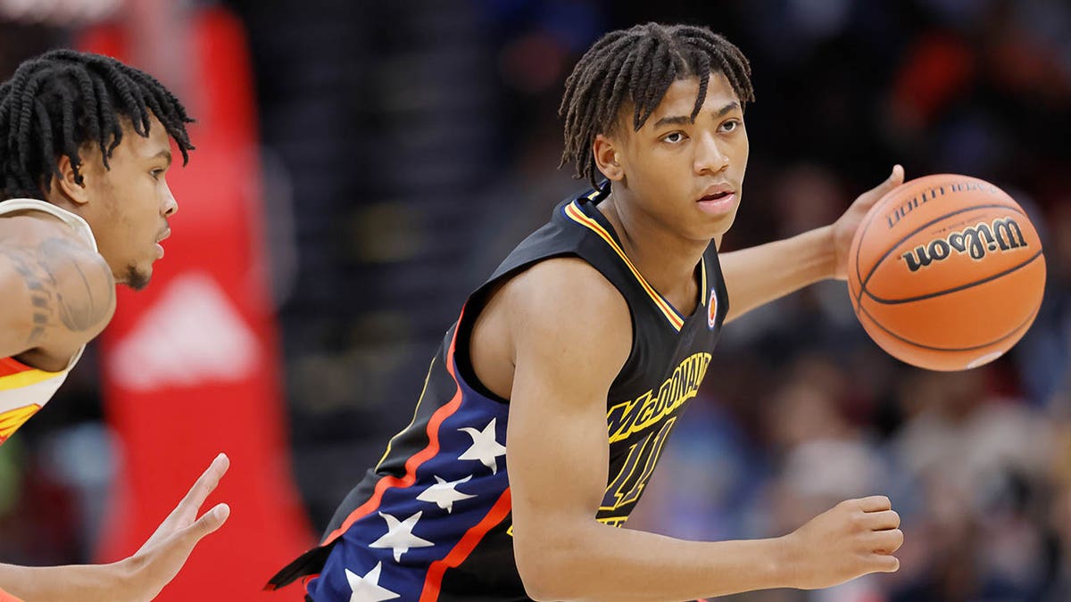 Jeremy Fears Jr. plays during the McDonald's All American game