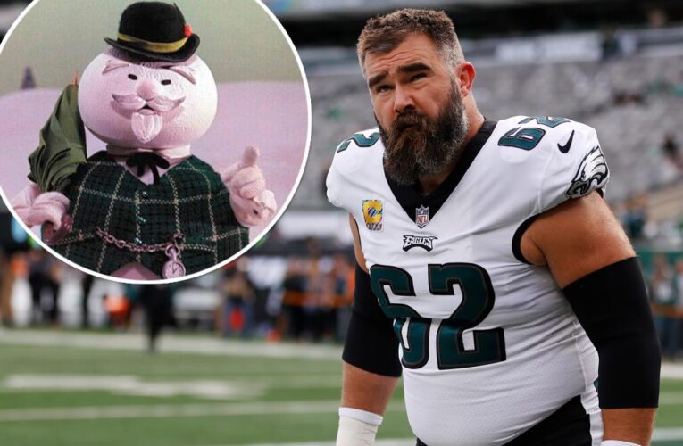 Jason Kelce reacts to ‘Rudolph’ Sam the Snowman comparisons
