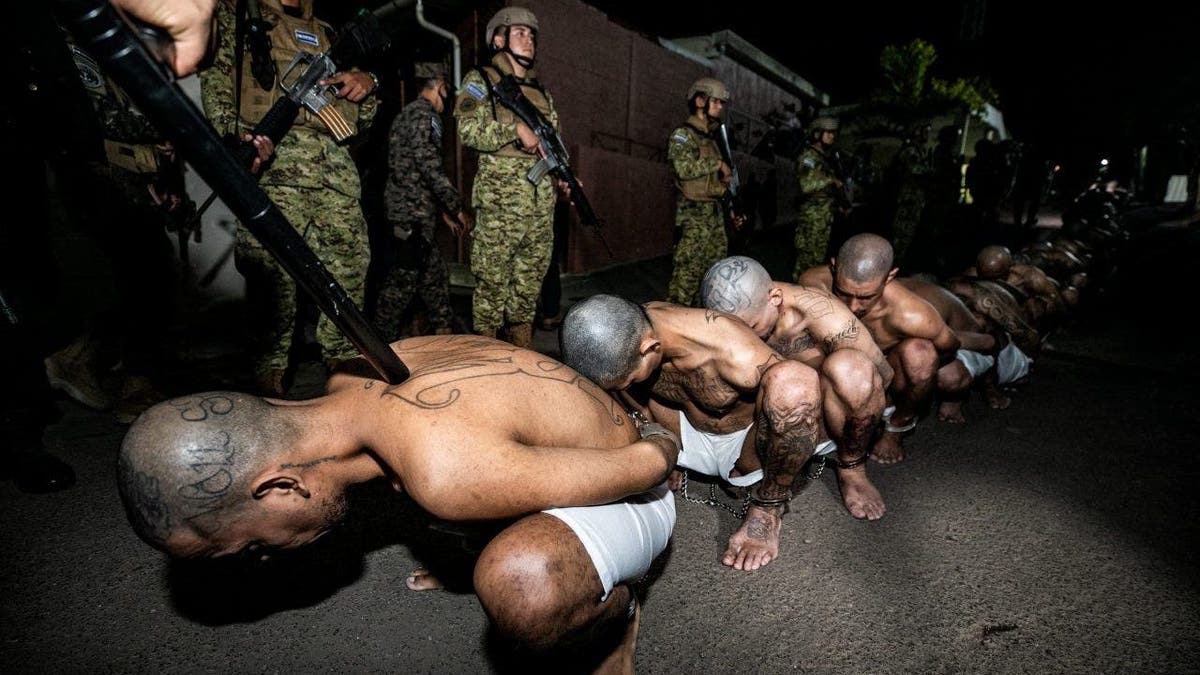 prisoners in el salvador