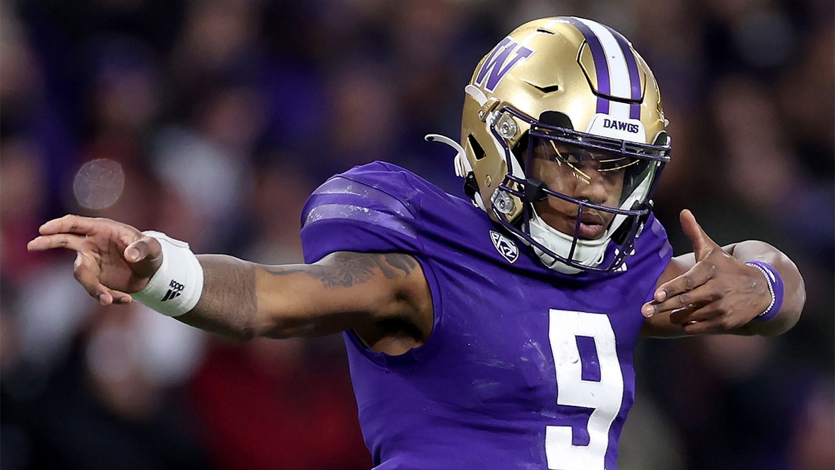 Michael Penix Jr. plays against Washington State