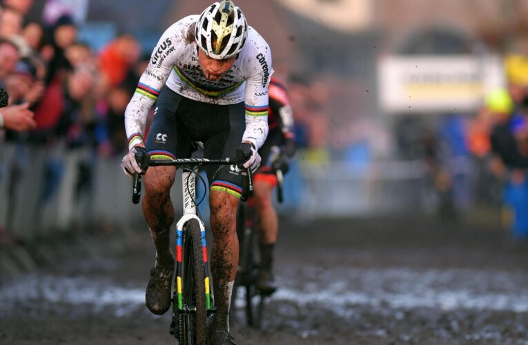 Mathieu van der Poel wins Loenhout–Azencross cyclo-cross, Gianni Vermeersch second as Sanne Cant wins women’s race