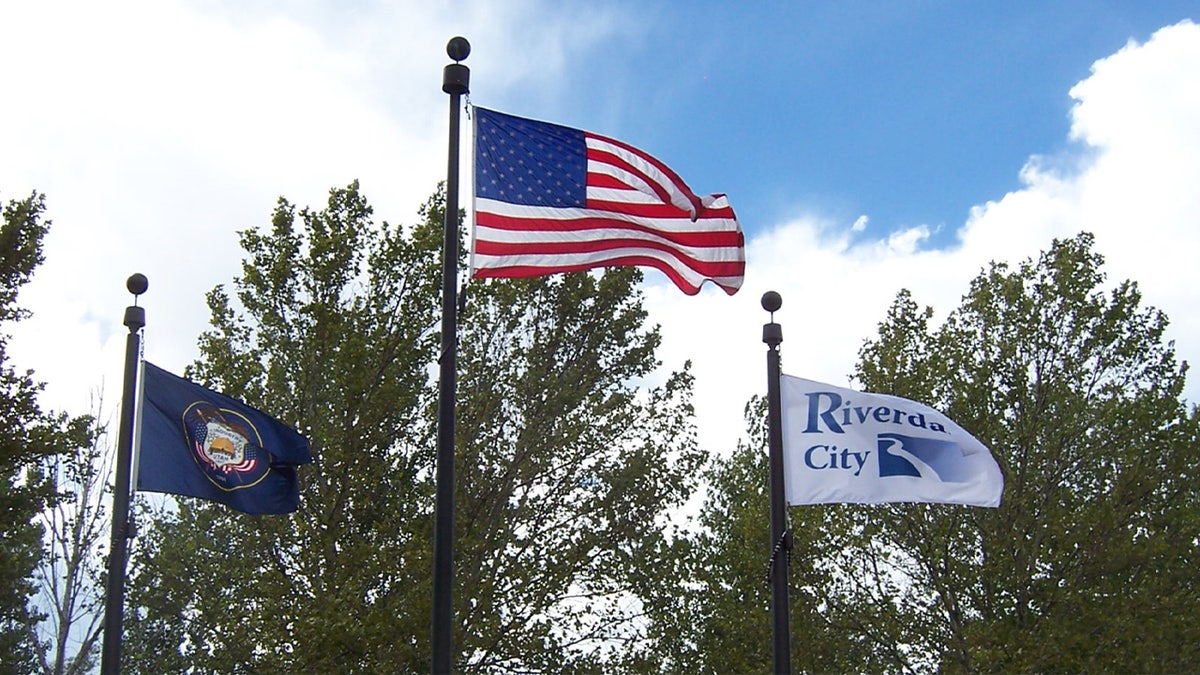 American flag, Riverdale City flag