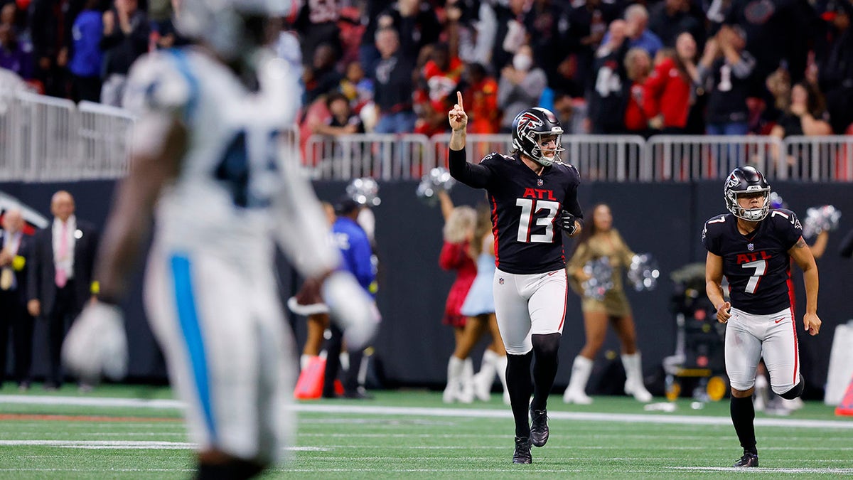 Bradley Pinion reacts to a touchdown