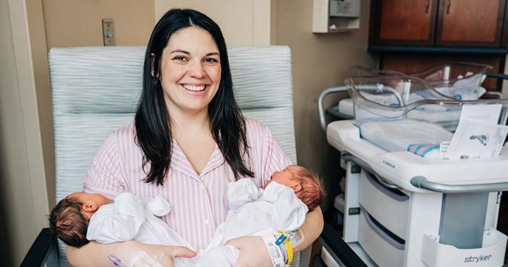 Woman pregnant in both her two uteruses gives birth to twins