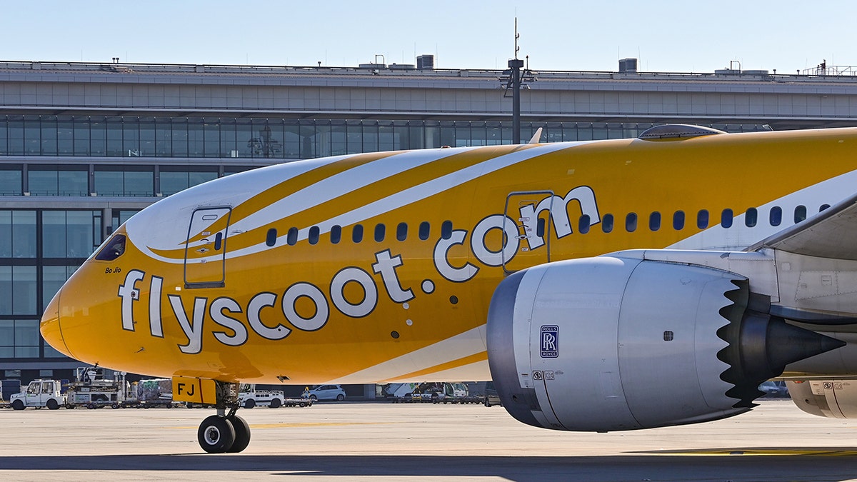 Scoot plane on tarmac