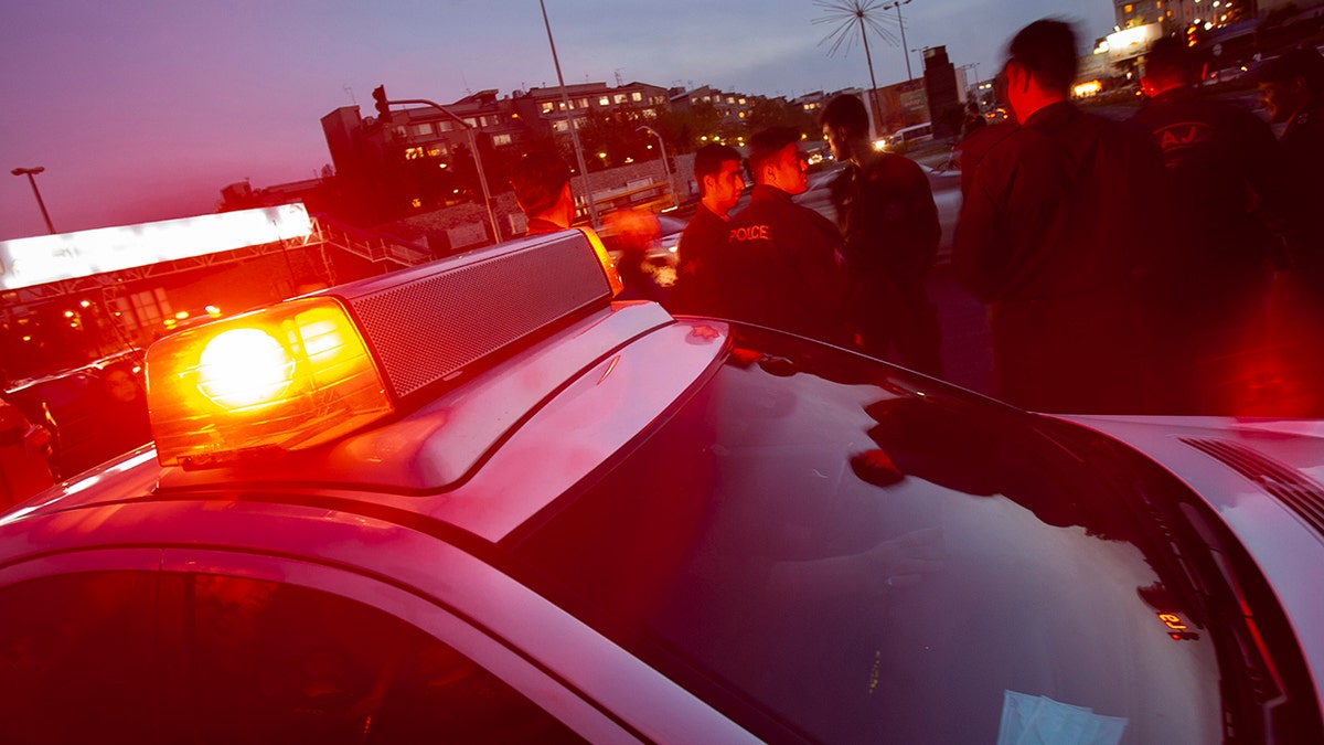 Iranian police car, red light